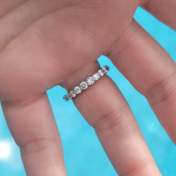 Genuine 2.00ct Diamond & Platinum Eternity Band - Picture 7 of 16